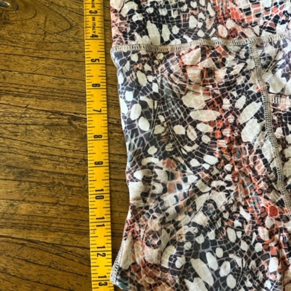 Women's Evolution & Creation "EVCR" Cropped Mosaic Capri Leggings M - Picture 13 of 15